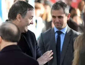 El Gobierno redobla su respaldo a Manuel Adorni y anticipa una contraofensiva pol�tica en el Congreso.