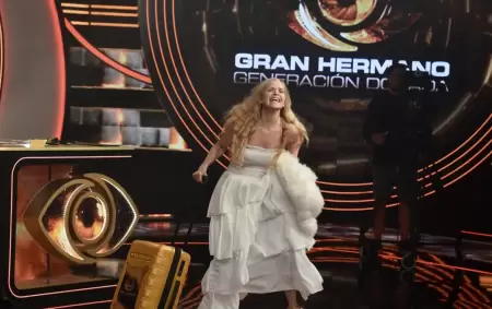 La actriz venezolana volvi� a la Argentina con un ingreso cargado de nostalgia, emoci�n y promesas