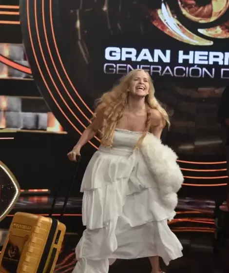 La actriz venezolana volvi� a la Argentina con un ingreso cargado de nostalgia, emoci�n y promesas