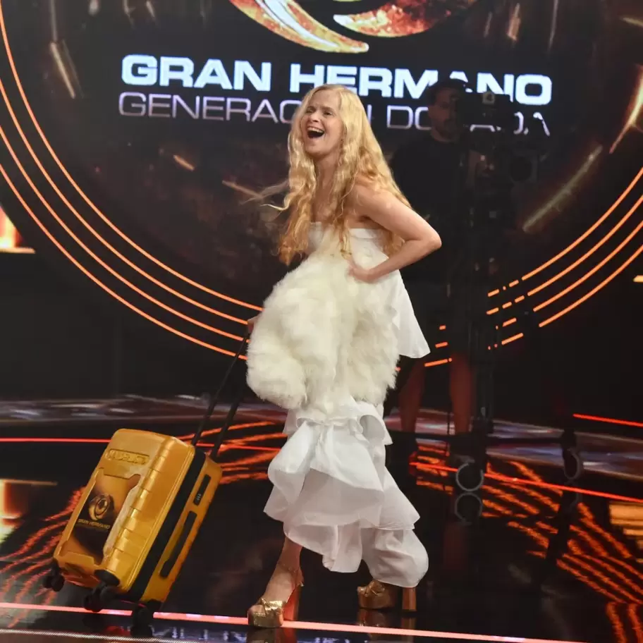 La actriz venezolana volvi� a la Argentina con un ingreso cargado de nostalgia, emoci�n y promesas