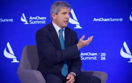 Luis Caputo en AmCham Summit 2026