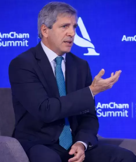 Luis Caputo en AmCham Summit 2026