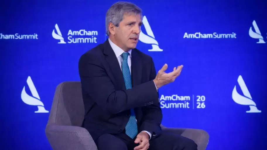 Luis Caputo en AmCham Summit 2026