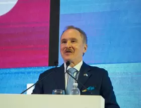 Peter Lamelas en AmCham