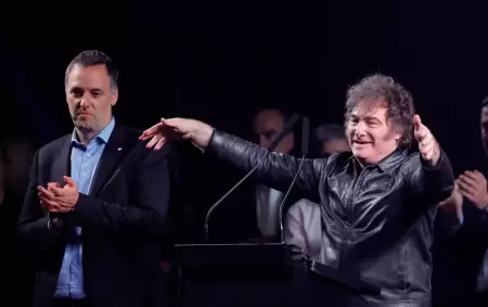 Manuel Adorni y Javier Milei