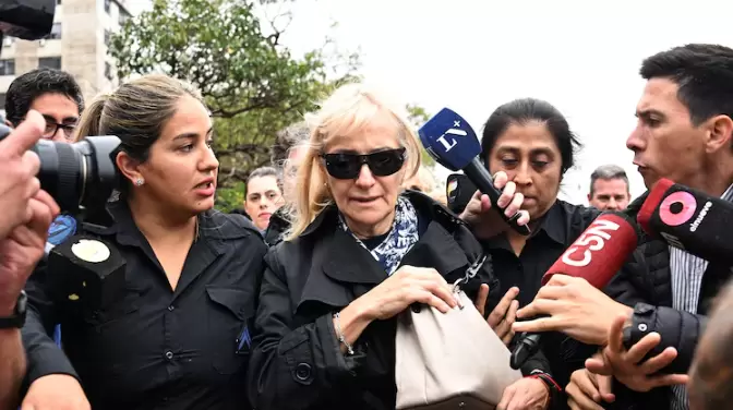 Las dos jubiladas que le prestaron d�lares a Adorni declararon en Comodoro Py