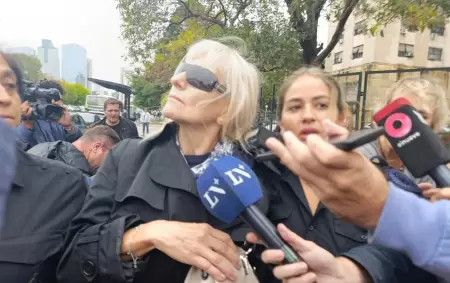 Las dos jubiladas que le prestaron d�lares a Adorni declararon en Comodoro Py