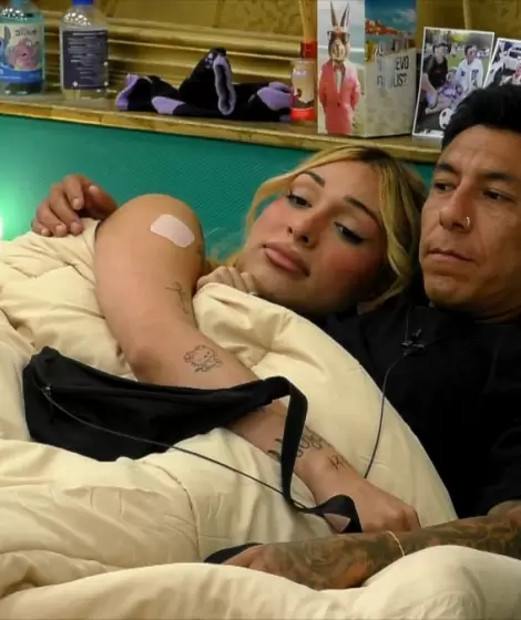 Brian Sarmiento y Danelik en la cama