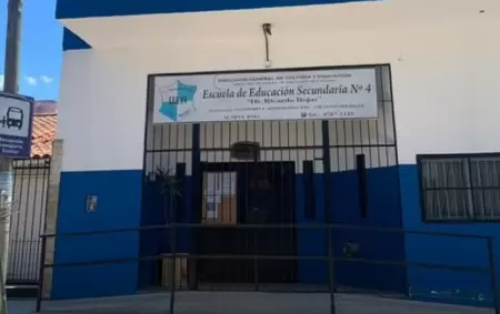 La Escuela Secundaria Ricardo Rojas Media N�4 de San Mart�n.