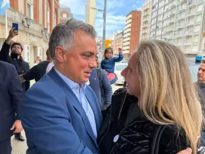 Sebasti�n Pareja y Karina Milei