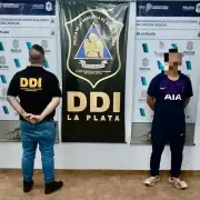 Brutal agresi�n en una cancha de f�tbol: un golpe por la espalda termin� con una fractura de maxilar y un boxeador detenido