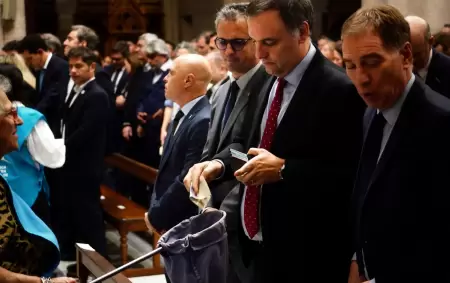 Algunos de los funcionarios que asistieron a la misa del papa Francisco