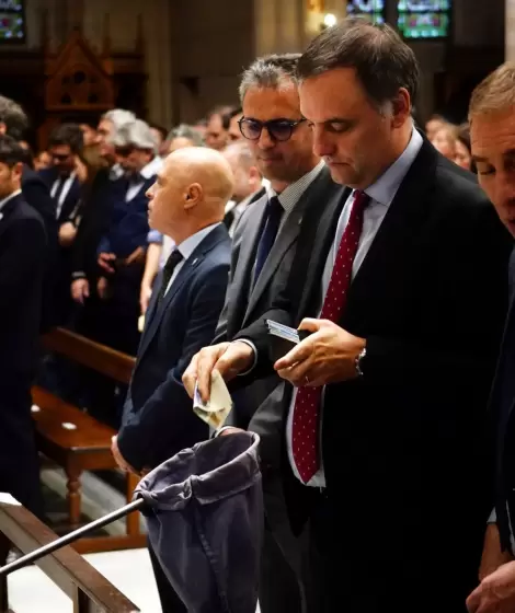 Algunos de los funcionarios que asistieron a la misa del papa Francisco