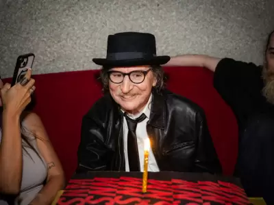 Charly Garc�a pas� por el quir�fano y ya piensa en volver a casa