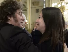 Milei y Sandra Pettovello