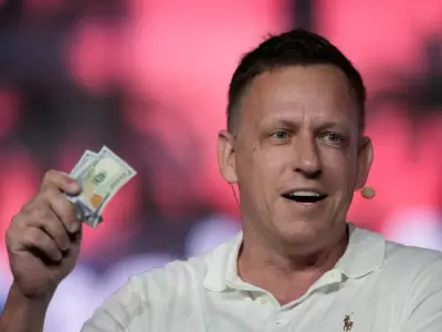 �Peter Thiel