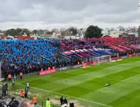 San Lorenzo cop� Platense en agosto de 2025, pero en abril de 2026 le triplicaron las entradas.