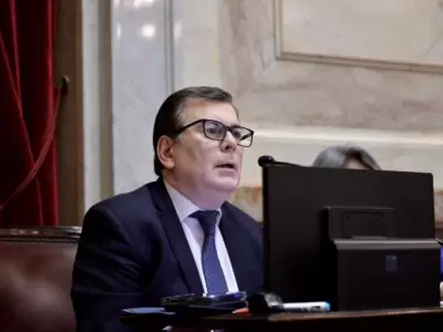 Zamora impulsa una ley para frenar la ludopat�a infantil