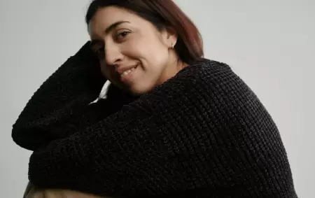 La nueva propuesta de Cinthia con H desembarca en el Teatro Regina