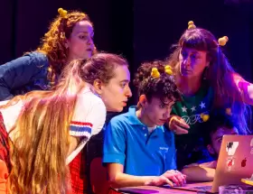 La generaci�n cansada, que se presenta los s�bados a las 21 en el Teatro del Pueblo