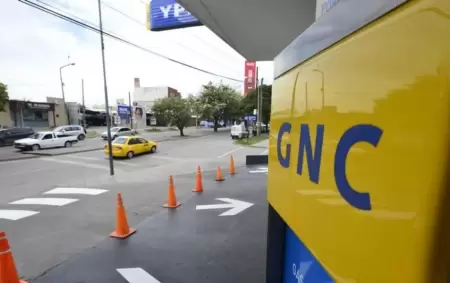 Las distribuidoras suspendieron el suministro interrumpible a estaciones de GNC