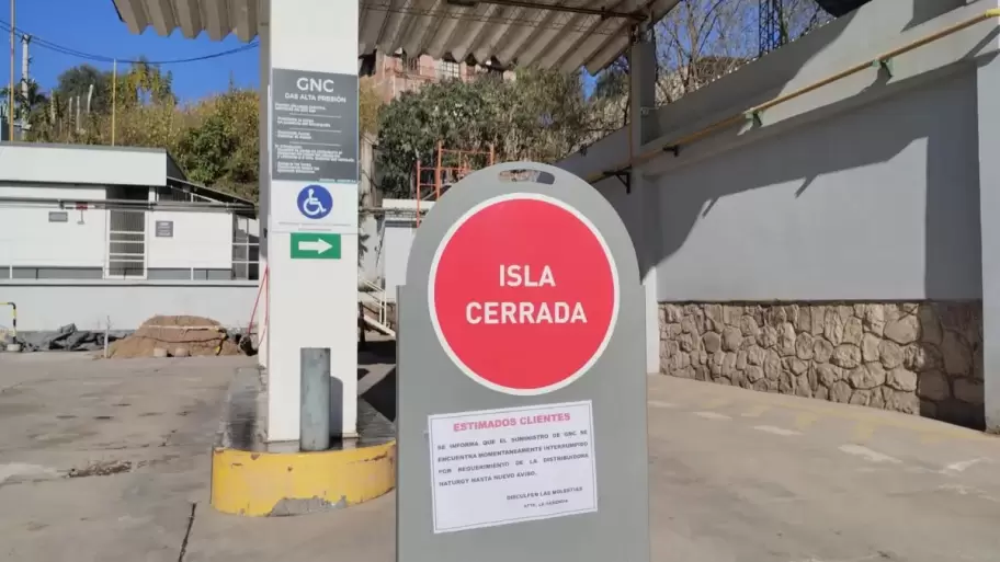 Las distribuidoras suspendieron el suministro interrumpible a estaciones de GNC