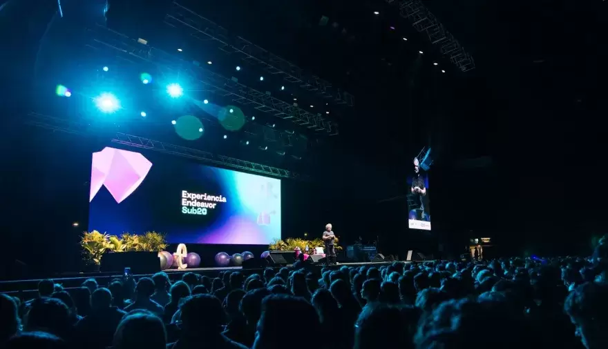 La Experiencia Endeavor Sub-20 2026 se realiz� en el Movistar Arena el 28 de abril y participaron miles de j�venes.