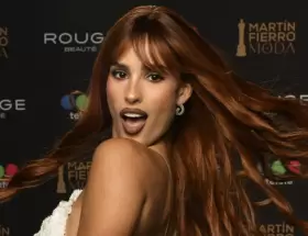 La sorprendente transformaci�n de Juli Poggio durante el Mart�n Fierro de la Moda 2026.