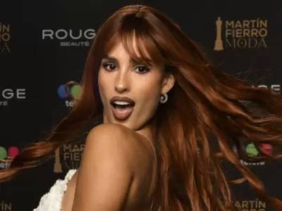 La sorprendente transformaci�n de Juli Poggio durante el Mart�n Fierro de la Moda 2026.