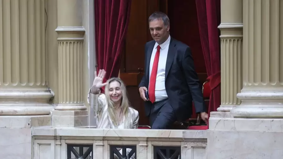 El oficialismo monta un blindaje pol�tico para sostener a Adorni en Diputados