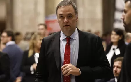 El oficialismo monta un blindaje pol�tico para sostener a Adorni en Diputados