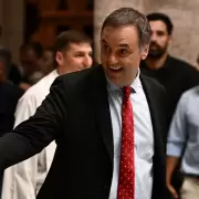 Adorni en el Congreso:  present� su informe de gesti�n en Diputados dos horas y media antes del inicio de la exposici�n