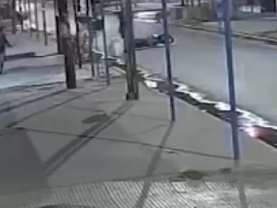 Un polic�a mat� a una presunta ladrona y termin� detenido