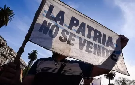 "La patria no se vende"