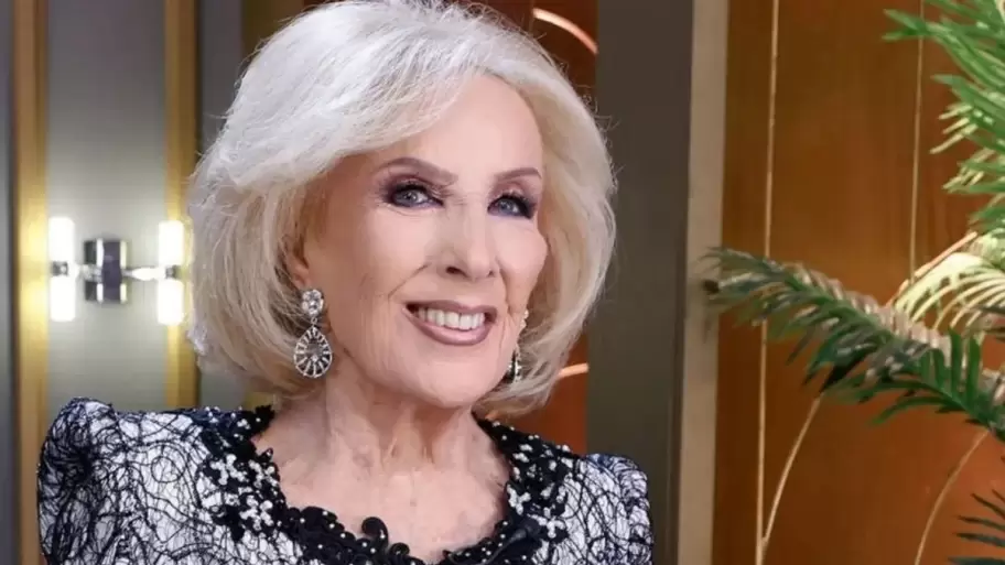 Mirtha Legrand se recupera de una bronquitis