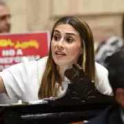 Pagano ampl�a la denuncia contra Adorni y el bloque libertario la destroza: la acusan por enriquecimiento il�cito