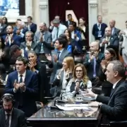 Tras la banca de Milei y Karina, Adorni asegur� que no renunciar� y la oposici�n protest� por el show