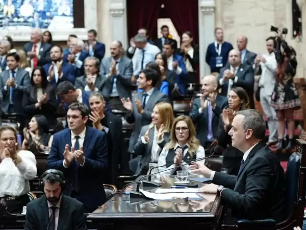 Manuel Adorni durante la sesi�n en el Congreso en la cual asegur� que no va a renunciar.