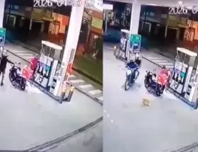 El motociclista se defendi� a los tiros del roba que le quisieron hacer en Lomas del Mirador, mientras cargaba combustible.
