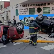 Dram�tico choque y doble vuelco en Mataderos: seis heridos, entre ellos varios menores