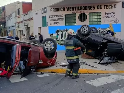 Dram�tico choque y doble vuelco en Mataderos