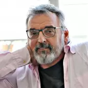 Benito Fern�ndez fulmin� a Milei y cont� la dolorosa decisi�n que tom� para sobrevivir