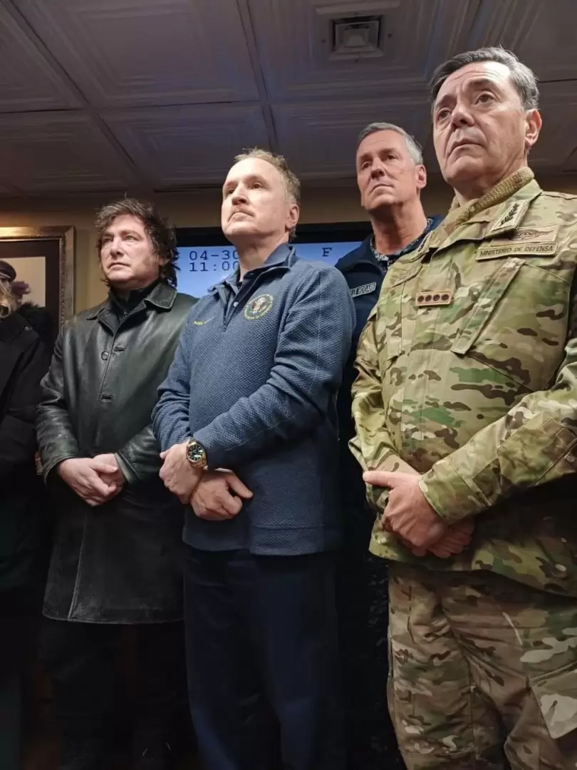 Milei viaj� a Mar del Plata para fotografiarse en el portaaviones estadounidense USS Nimitz