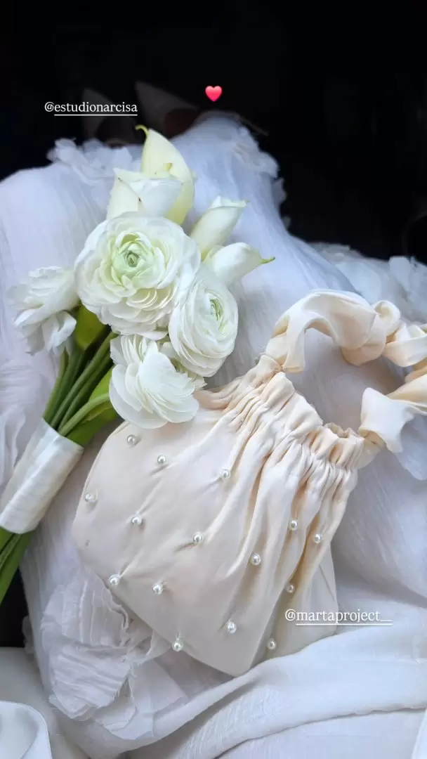 Roc�o Igarz�bal dio el "s�": boda �ntima, looks relajados y una protagonista inesperada