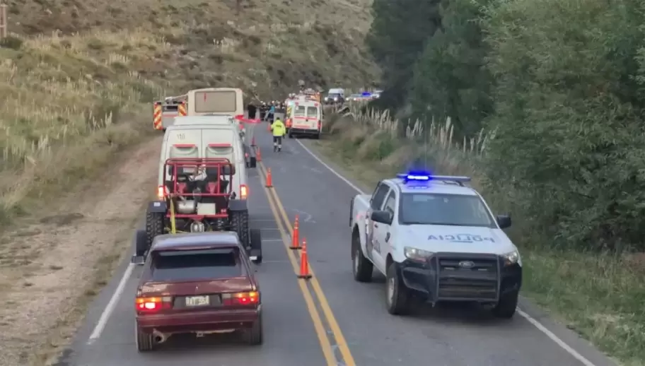 Tragedia en Tornquist: cuatro j�venes m�dicos murieron en un brutal choque frontal