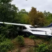 Misterio y tensi�n en Salta: hallaron una avioneta abandonada en medio del monte y buscan a sus ocupantes