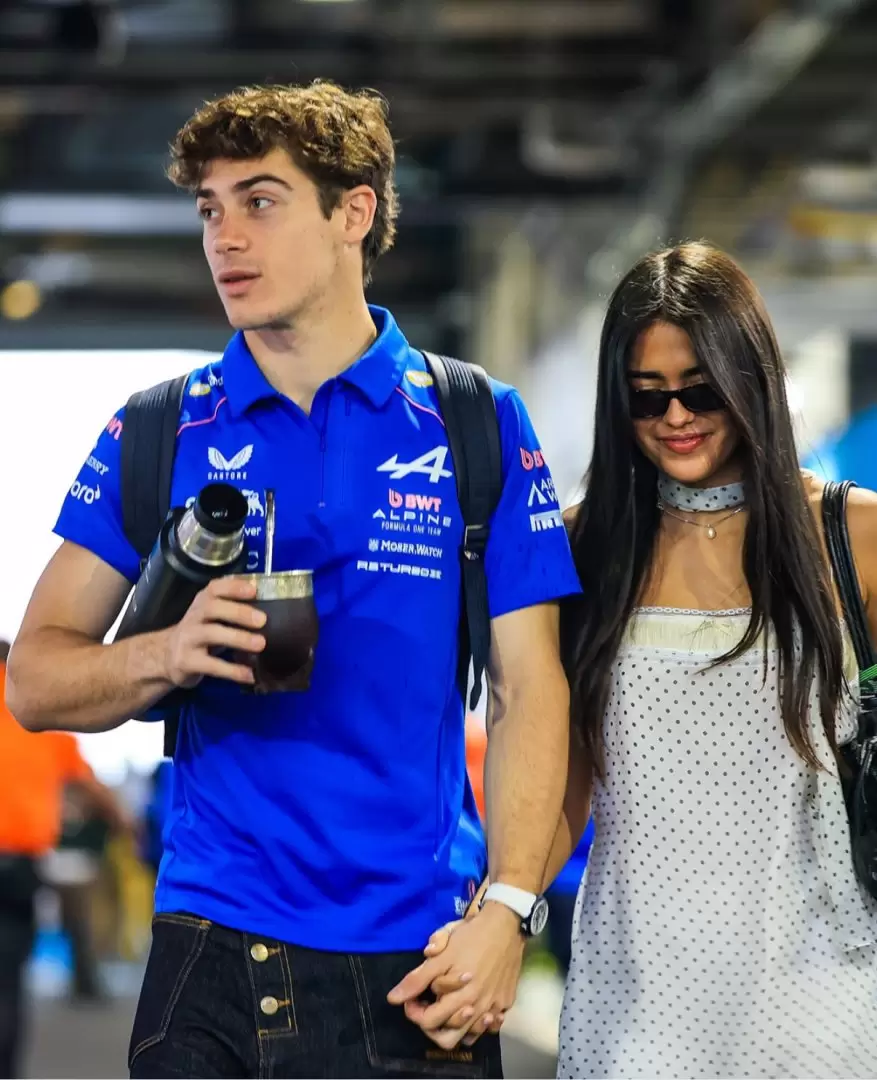 Maia Reficco apareci� con un lujoso look para apoyar a Franco Colapinto