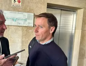 El contratista Mat�as Tabar confirm� ante la Justicia que Manuel Adorni le pag� US$ 245.000 en efectivo por los arreglos en su casa en Indio Cua.