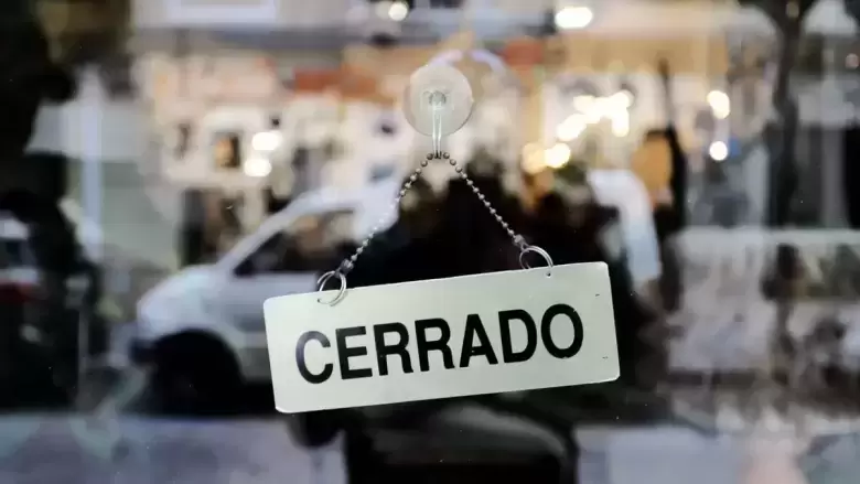 Más negocios cerrados por las medidas recesivas del gobierno libertario.