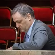 Crecen las sospechas sobre el patrimonio de Adorni: testimonios, d�lares "por afuera" y viajes de lujo bajo la lupa judicial